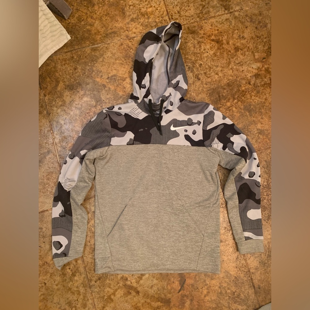 Nike Dri Fit pullover Hoodie Men’s Small New Never Worn Black Grey Camouflage
